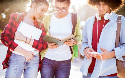 Santé mentale des jeunes : un coupe-file pour réduire les délais de prise en charge ?